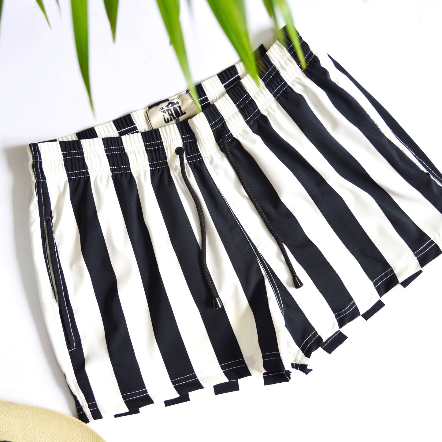 Pantaloneta Playera de Líneas Negras Verticales 4.0
