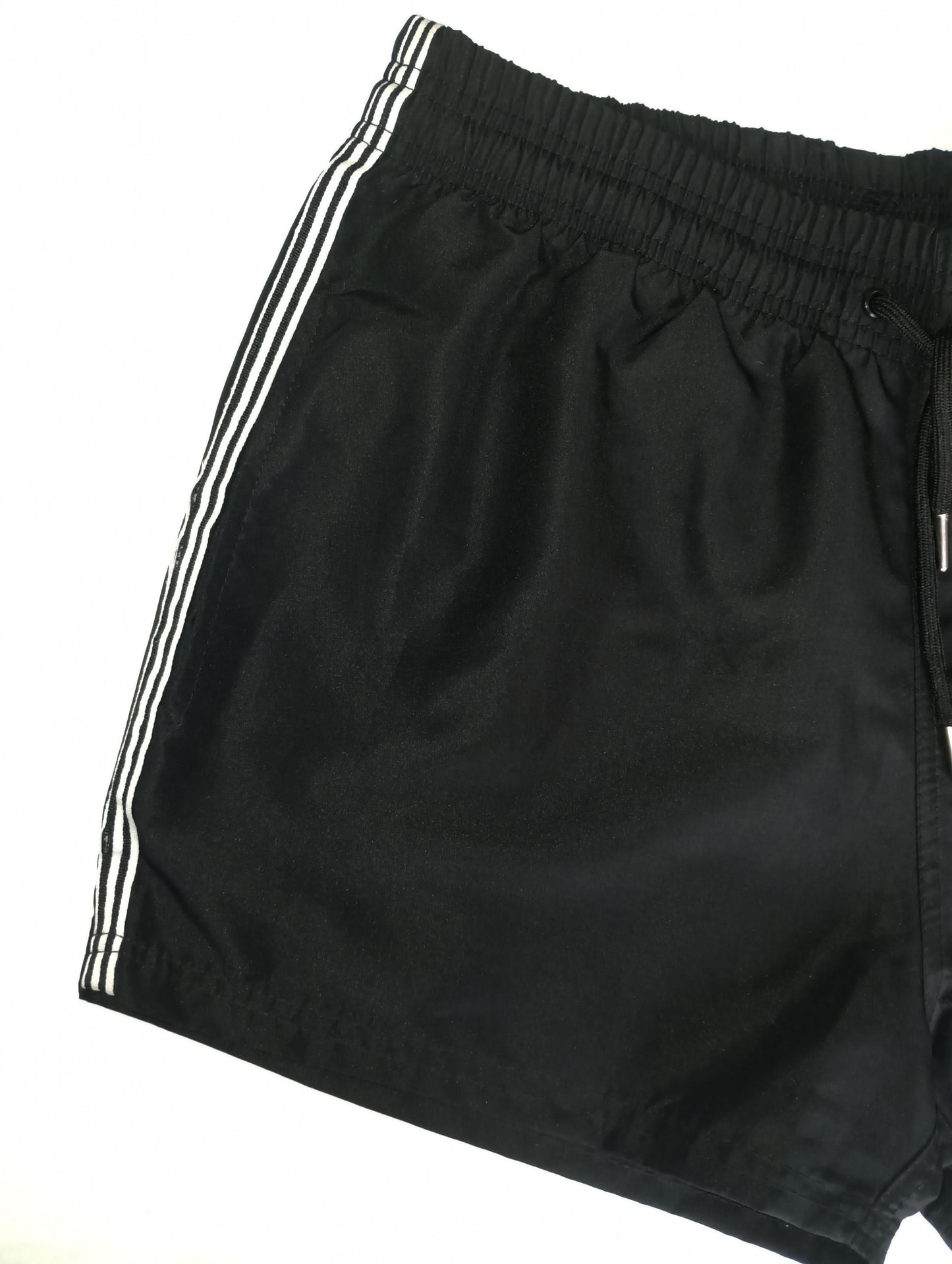 Pantaloneta Playera Rigida Negra con Aplique