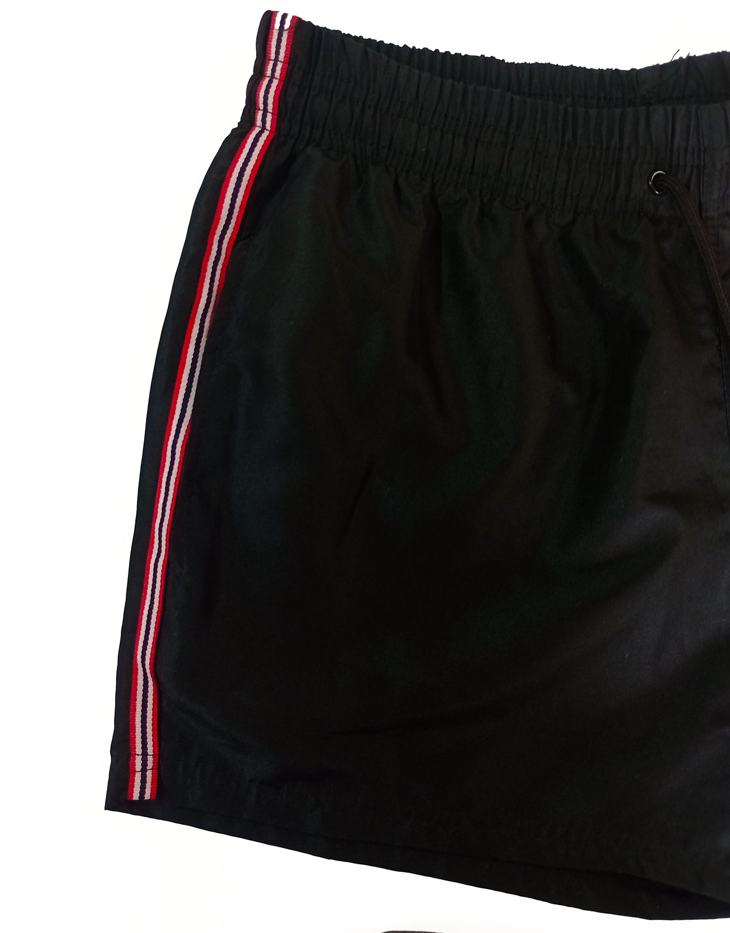 Pantaloneta Playera Rigida Negra con Aplique